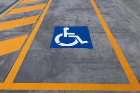 Chieri: parcheggi disabili, sanzioni e multe ai furbetti